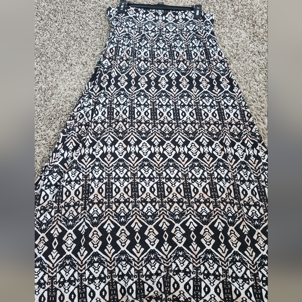 Maxi skirt size large